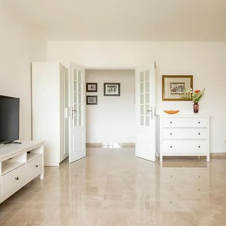 Lovely Apart Across Dona Ana Beach And City Center